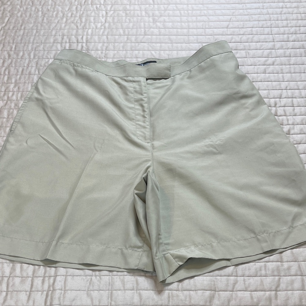 PAGE & TUTTLE Women's Light Sage GOLF Shorts SIZE 10